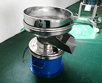 450過濾篩是集篩分與過濾為一身的過濾設備，多用于液體物料的過濾作用。